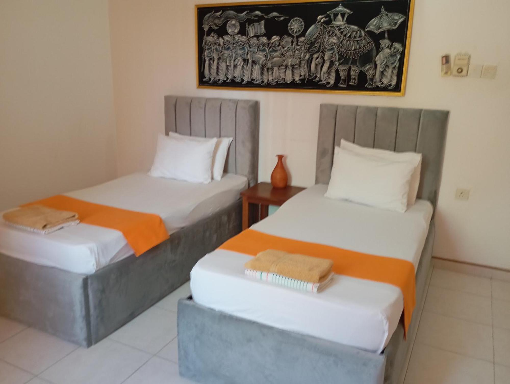 Larn'S Villa Hotel & Apartment Wadduwa Eksteriør billede