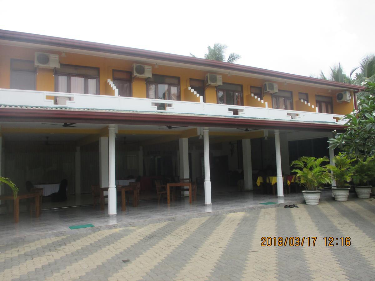 Larn'S Villa Hotel & Apartment Wadduwa Eksteriør billede