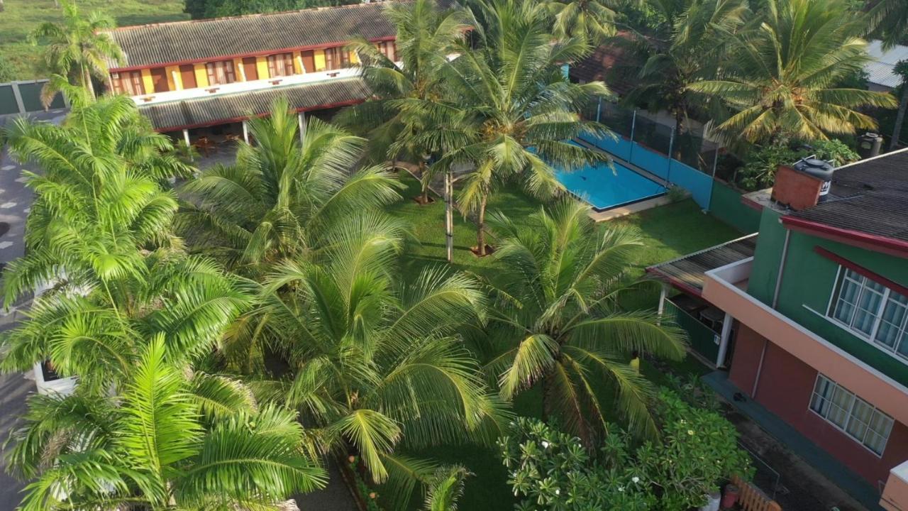 Larn'S Villa Hotel & Apartment Wadduwa Eksteriør billede
